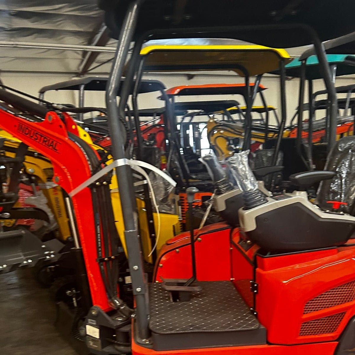 1.4 Ton, Kubota Engine Mini Excavator w/ Side Swing Boom, &amp; Hydraulic Thumb | AGT-QK18K-C