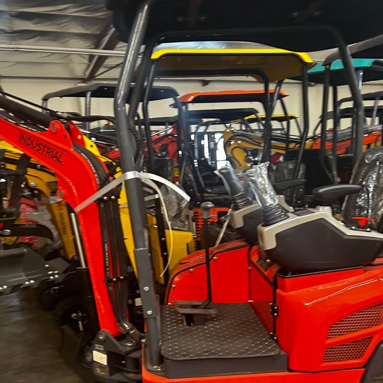 1.4 Ton, Kubota Engine Mini Excavator w/ Side Swing Boom, &amp; Hydraulic Thumb | AGT-QK18K-C