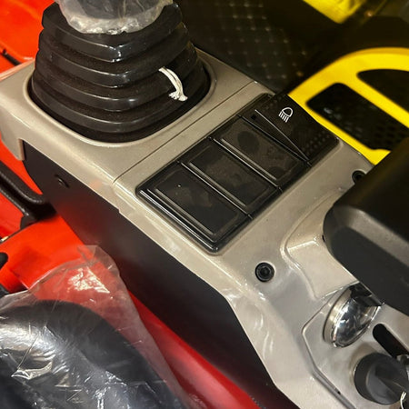 1.4 Ton, Kubota Engine Mini Excavator w/ Side Swing Boom, &amp; Hydraulic Thumb | AGT-QK18K-C