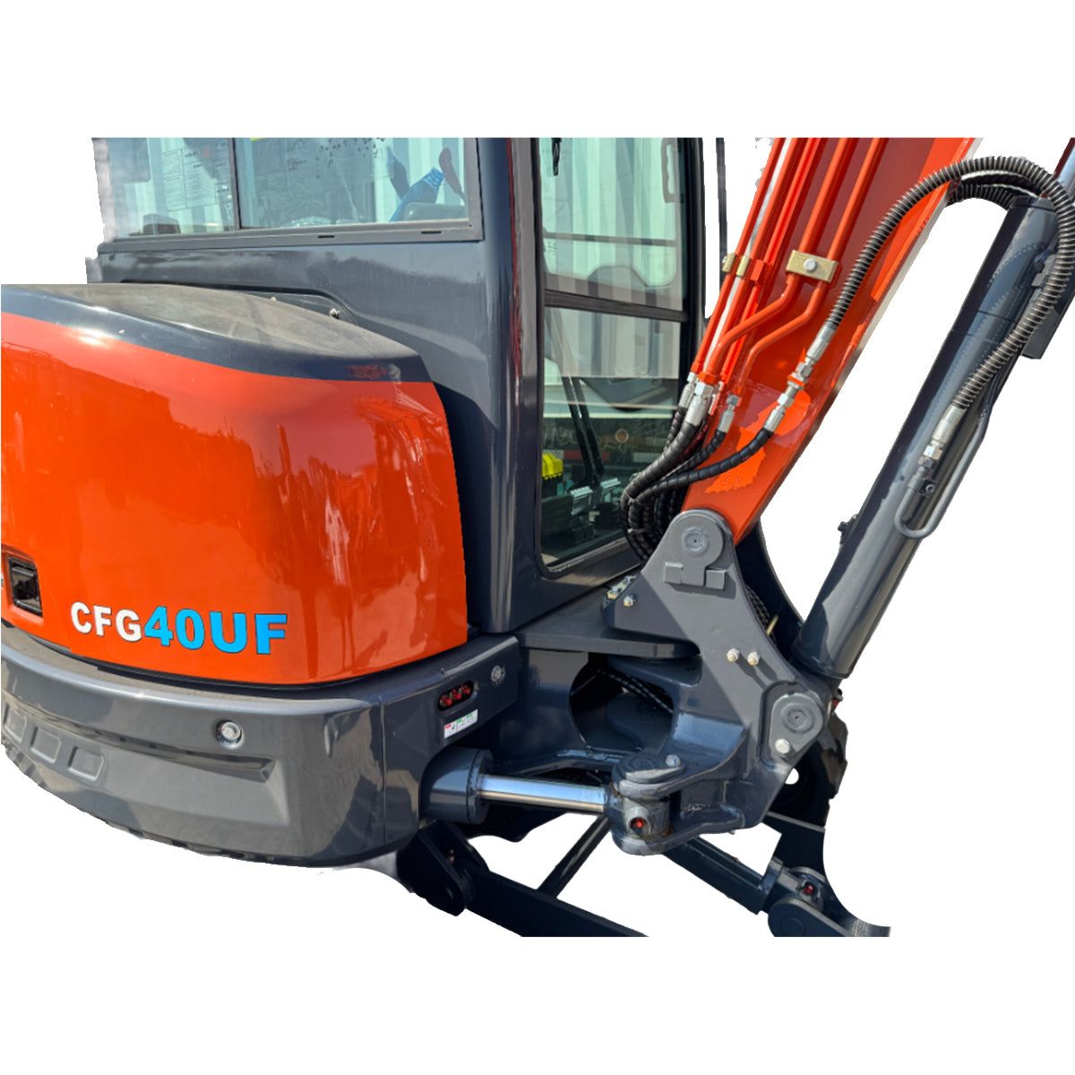 4 Ton, Kubota Diesel Engine Mini Excavator w/ Hydraulic Thumb & A/C | CFG-40UF