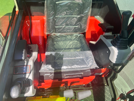 2.8 Ton Kubota Diesel Engine Mini Excavator W/ Enclosed Cab | QK30K